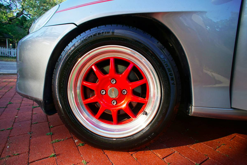 Illustration for article titled For $13,500, This 2000 Honda Insight Hides A Pretty Big Secret